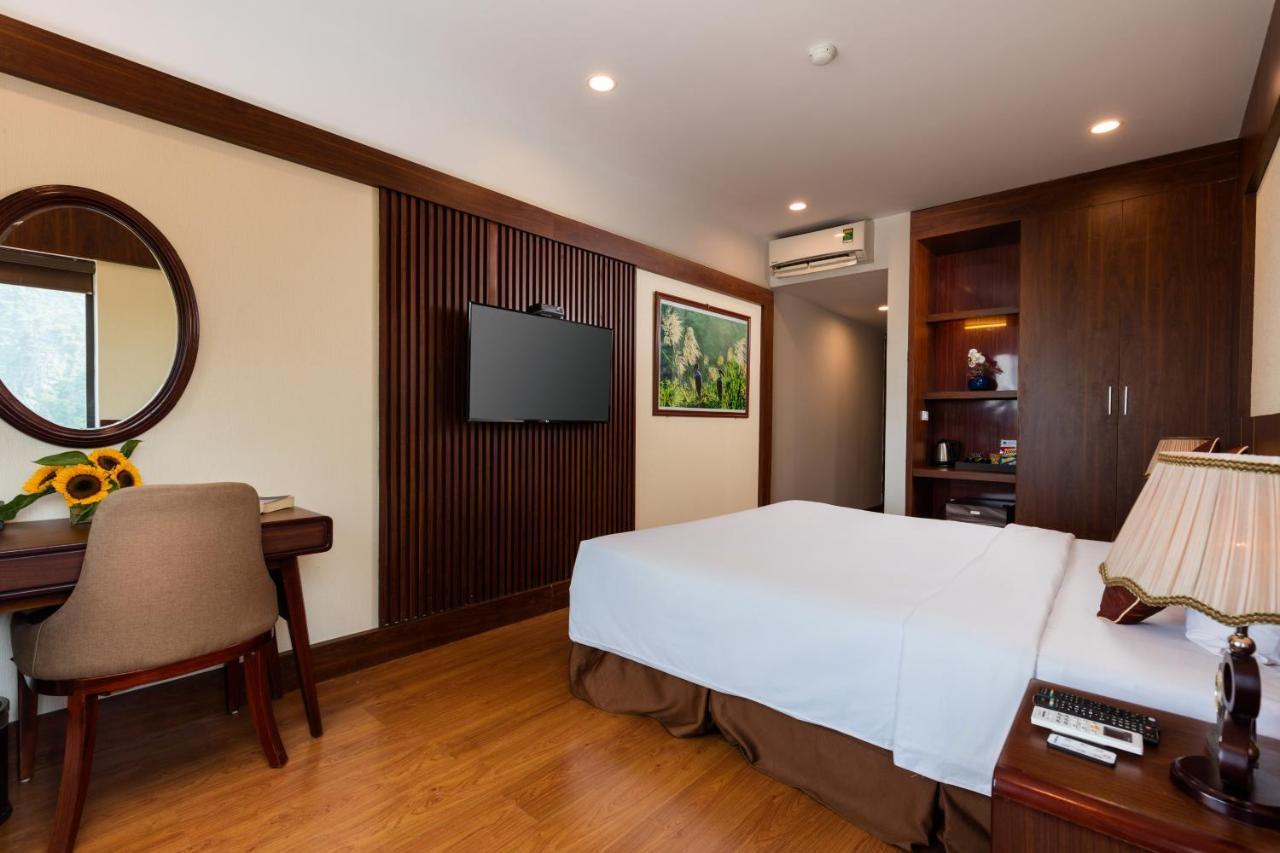 Liberty Hall Tam Coc Hotel & Villa Ninh Binh Bagian luar foto