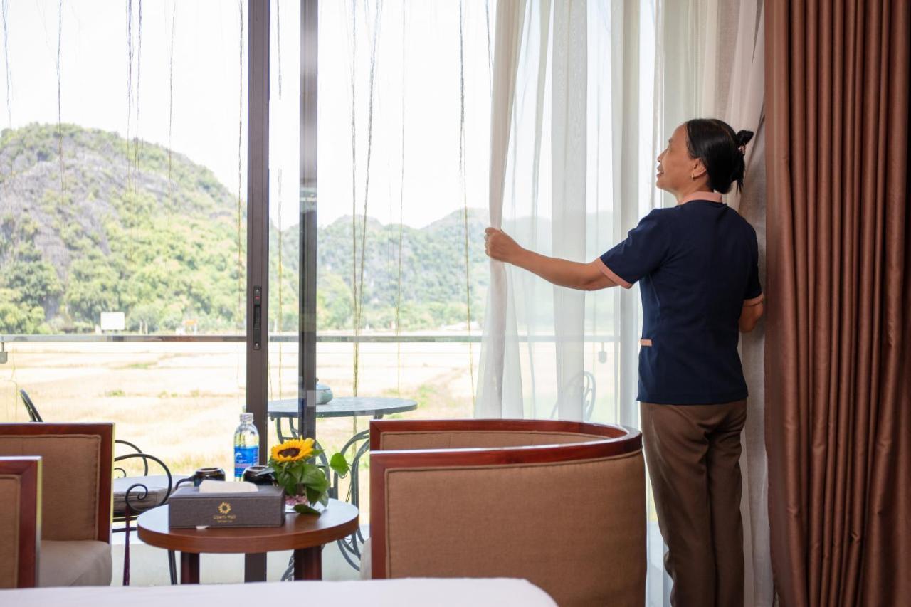 Liberty Hall Tam Coc Hotel & Villa Ninh Binh Bagian luar foto