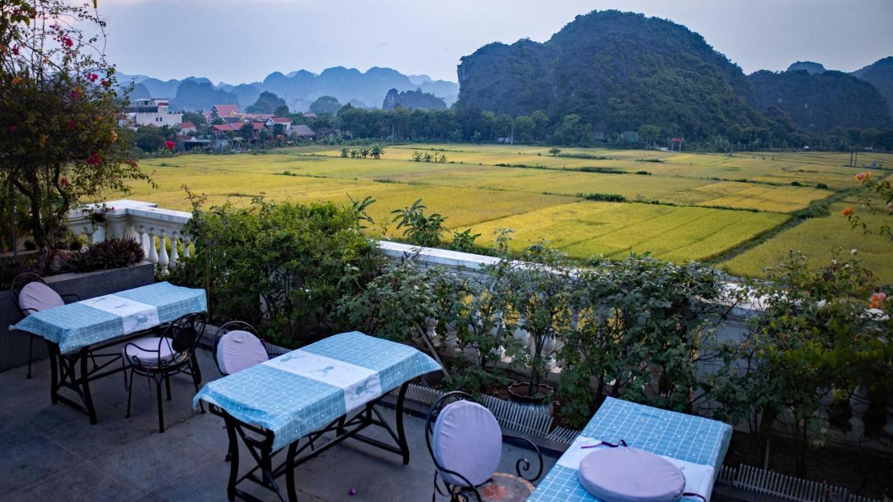 Liberty Hall Tam Coc Hotel & Villa Ninh Binh Bagian luar foto