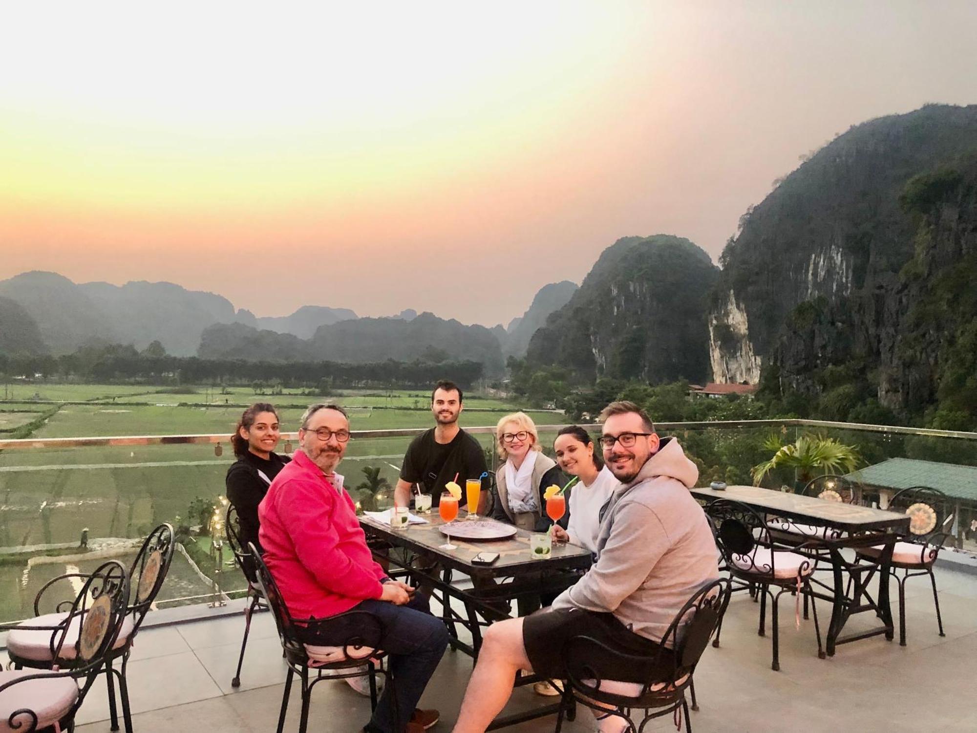 Liberty Hall Tam Coc Hotel & Villa Ninh Binh Bagian luar foto