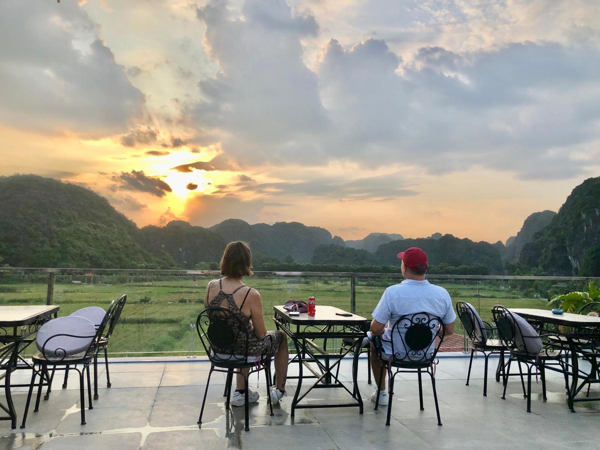 Liberty Hall Tam Coc Hotel & Villa Ninh Binh Bagian luar foto